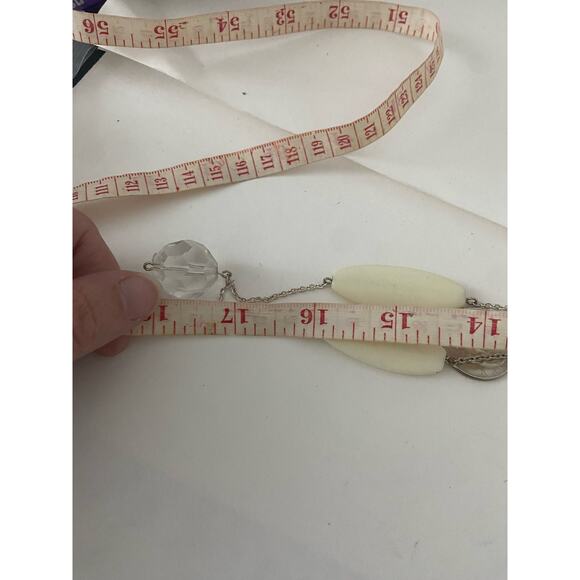 oval white bead necklace silver tone - Picture 4 of 5